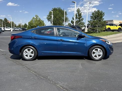 Used 2014 Hyundai Elantra SE FWD image 2