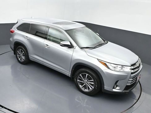 Certified 2018 Toyota Highlander XLE image 37
