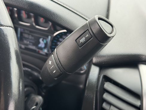 Used 2020 Chevrolet Suburban LT image 20