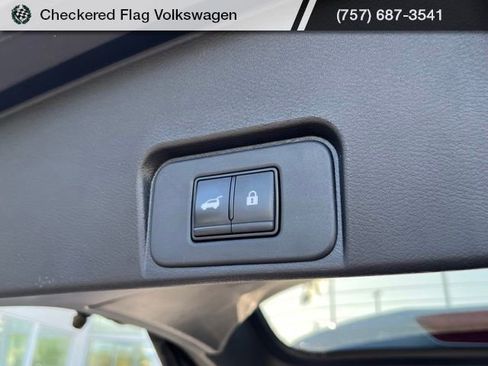 Used 2024 Nissan Rogue SV FWD image 32