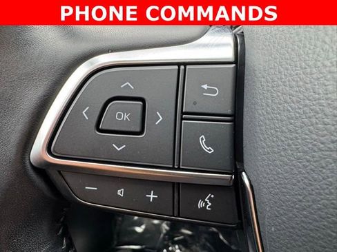 Used 2021 Toyota Highlander XLE AWD/4WD image 30
