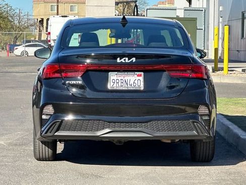 Used 2024 Kia Forte LXS w/ LXS Technology Package image 8