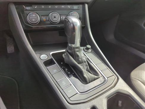 Used 2019 Volkswagen Jetta R-Line image 10