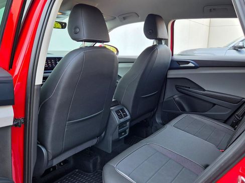 Certified 2024 Volkswagen Taos SE AWD/4WD image 46