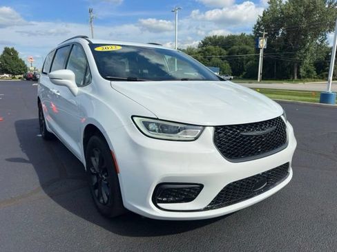 Used 2022 Chrysler Pacifica Touring-L w/ S Appearance Package AWD/4WD image 4