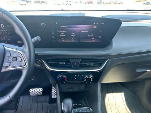 Used 2024 Buick Encore GX Sport Touring w/ Advanced Technology Package image 17