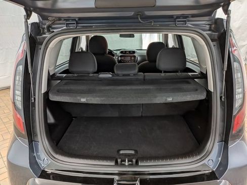 Used 2016 Kia Soul + FWD image 18