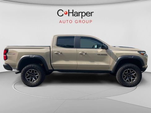 Used 2023 Chevrolet Colorado ZR2 w/ Technology Package AWD/4WD image 2