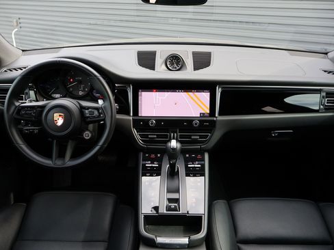 Certified 2024 Porsche Macan GTS image 23