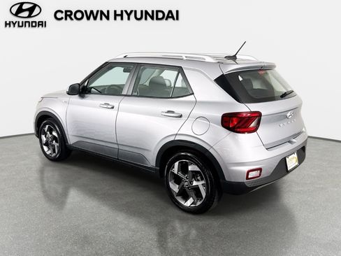 Certified 2025 Hyundai Venue SEL FWD image 7
