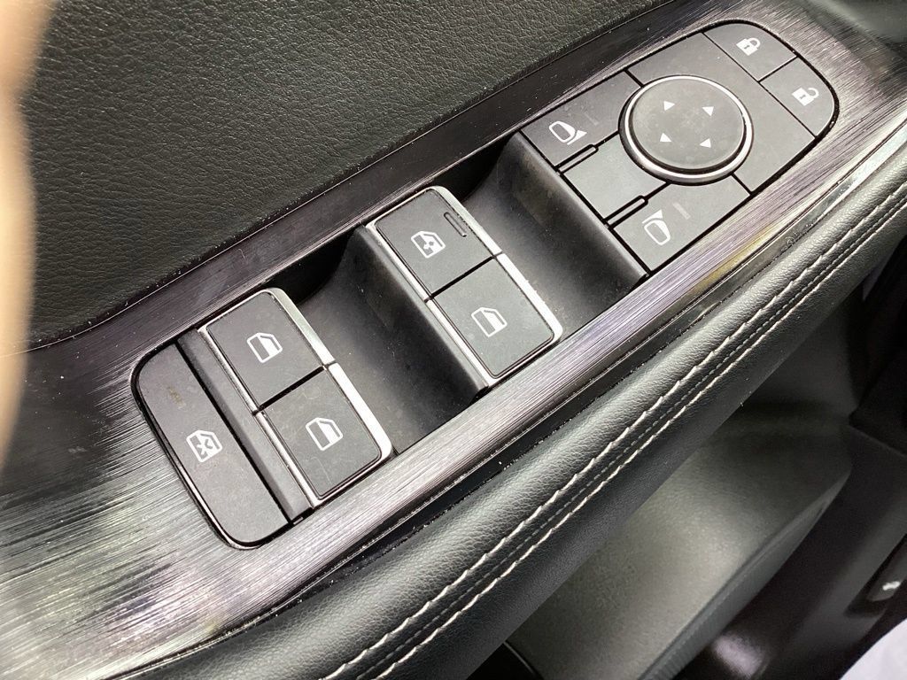 Used 2024 Nissan Rogue SL AWD/4WD image 23