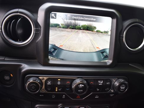 Used 2022 Jeep Gladiator Overland w/ Popular Equipment Package image 18