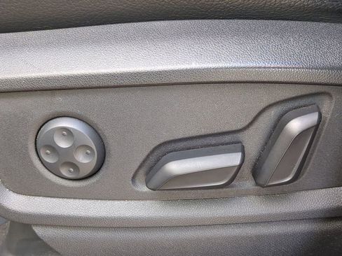 Used 2020 Audi Q5 2.0T Titanium Premium Plus w/ Premium Plus Package image 19