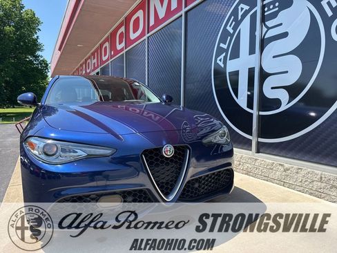 Used 2018 Alfa Romeo Giulia Ti Sport w/ Quick Order Package 22S Sport AWD/4WD image 1
