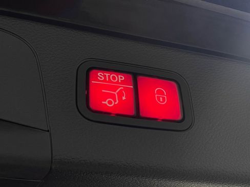 Used 2019 Mercedes-Benz GLC 300 4MATIC w/ AMG Line image 38