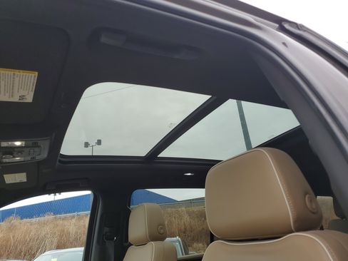 Used 2021 Chevrolet Suburban Premier w/ Premium Package image 29