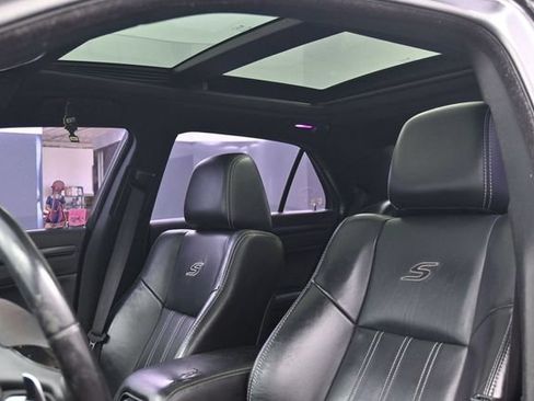 Used 2014 Chrysler 300 S RWD image 21