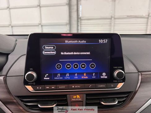 Used 2025 Nissan Altima 2.5 SV FWD image 40