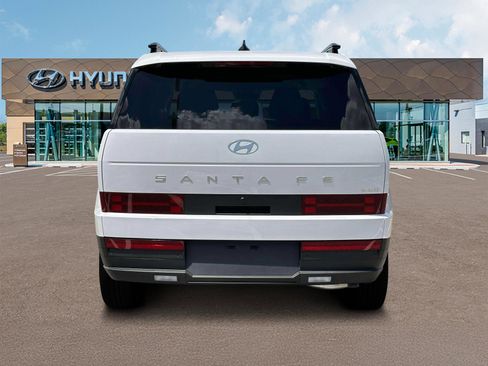 Used 2025 Hyundai Santa Fe SEL FWD image 6