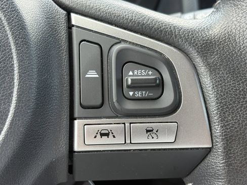 Used 2018 Subaru Forester 2.5i Touring AWD/4WD image 13