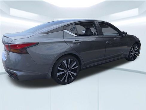 Used 2022 Nissan Altima 2.5 SR FWD image 6