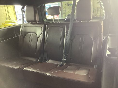 Used 2022 Ford Expedition Max Limited image 16