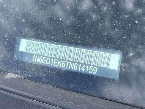 Used 2026 Nissan Frontier PRO-4X AWD/4WD image 6