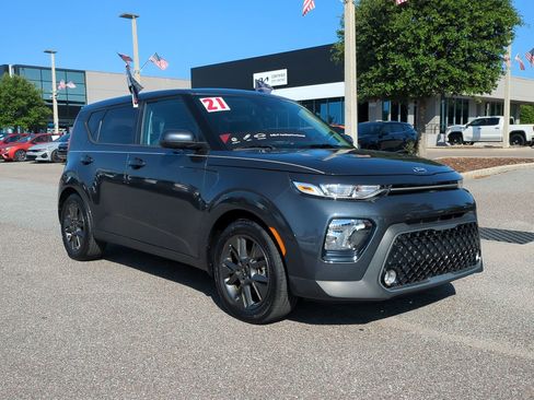 Used 2021 Kia Soul EX FWD image 2