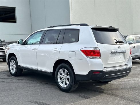 Used 2011 Toyota Highlander SE image 3