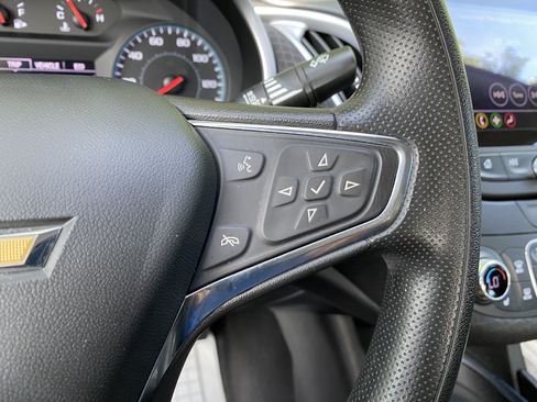 Used 2023 Chevrolet Malibu LT FWD image 19
