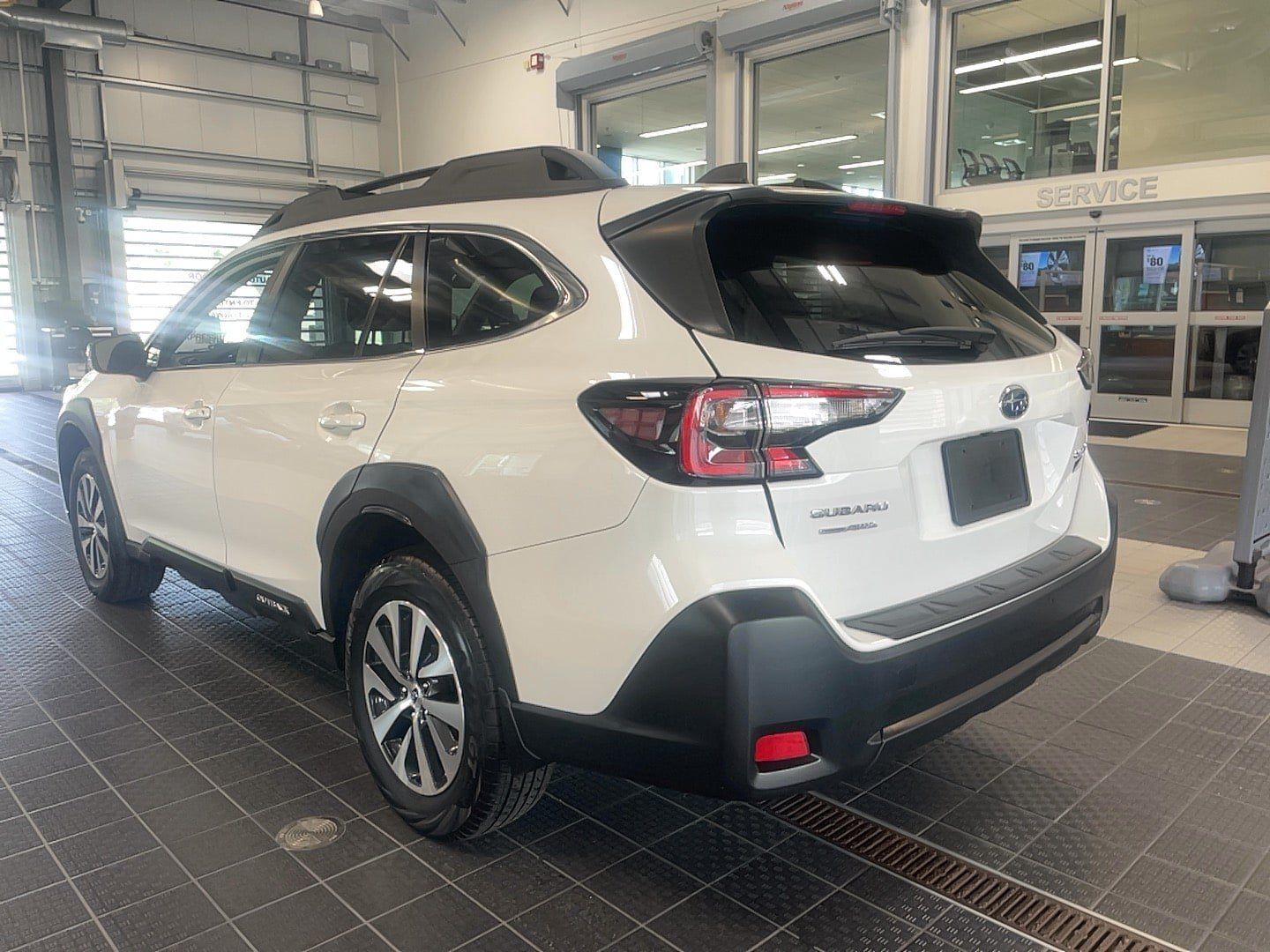 Used 2024 Subaru Outback Premium AWD/4WD image 15