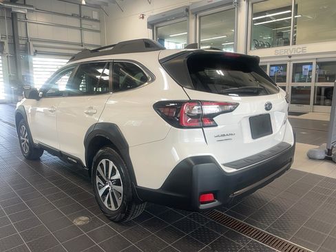 Used 2024 Subaru Outback Premium AWD/4WD image 15