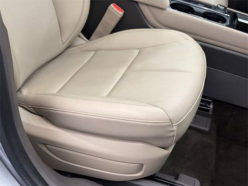 Used 2024 Lincoln Corsair FWD w/ Equipment Group 101A image 12