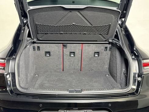 Used 2020 Porsche Macan AWD/4WD image 25
