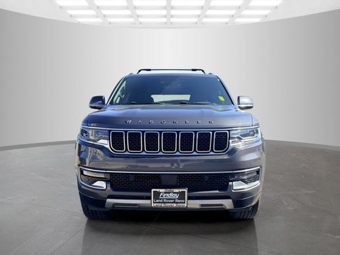 Used 2022 Jeep Wagoneer Series III w/ Premium Group I AWD/4WD image 2