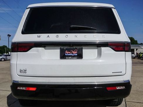 Used 2024 Jeep Wagoneer Series II w/ Flexible Seating Group RWD image 6