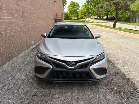 Used 2024 Toyota Camry SE FWD image 8
