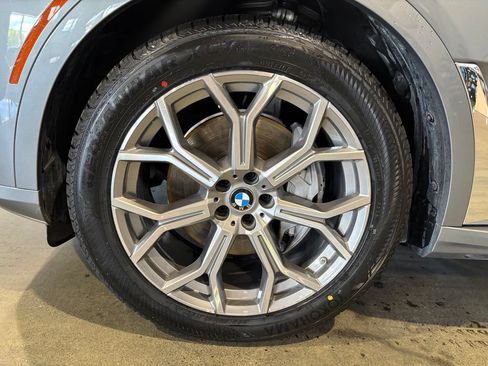 Used 2025 BMW X7 xDrive40i AWD/4WD image 25