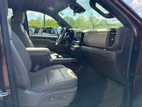 Used 2024 GMC Sierra 2500 SLT w/ SLT Convenience Package AWD/4WD image 10