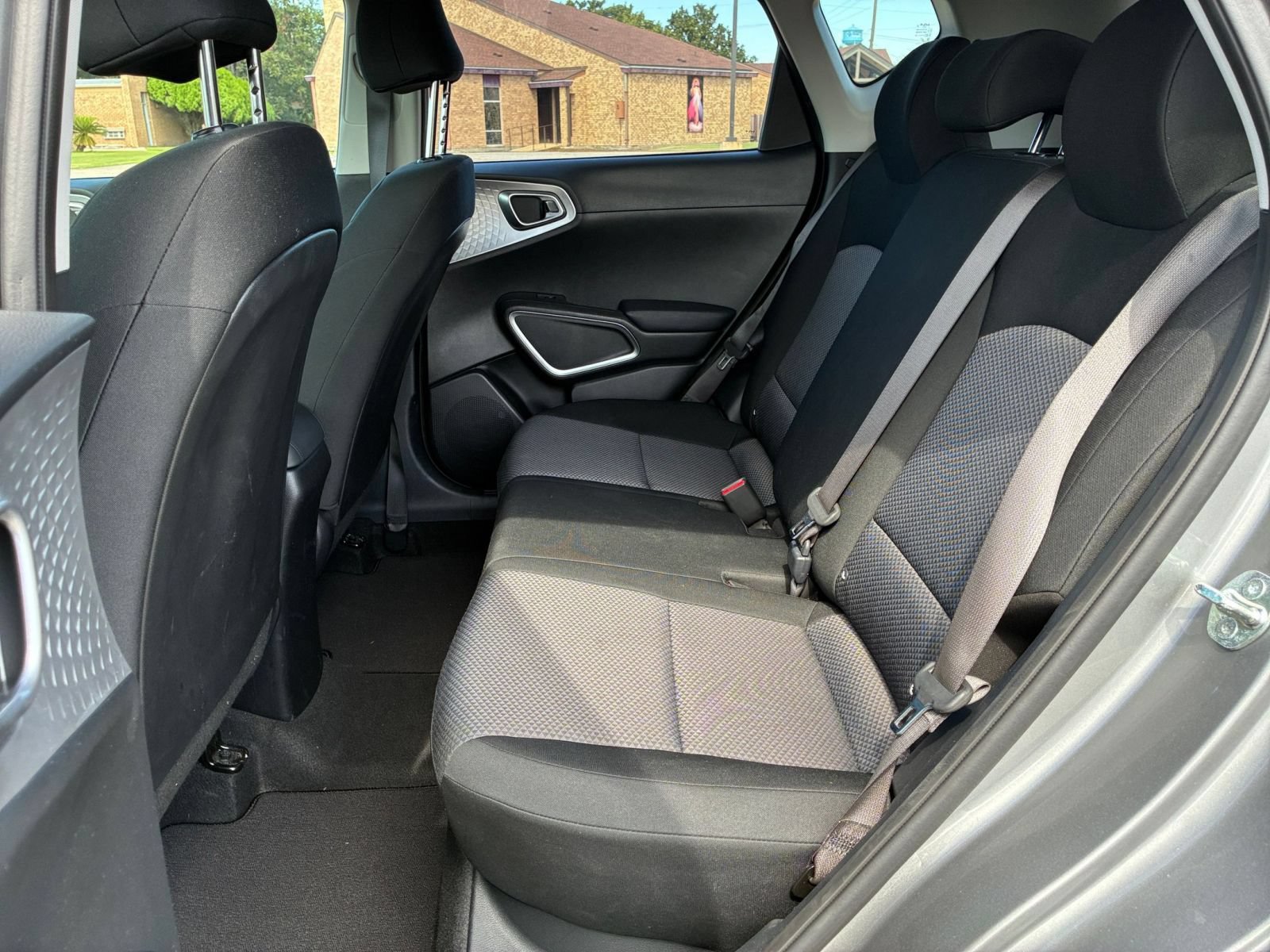 Used 2025 Kia Soul LX w/ LX Technology Package FWD image 22