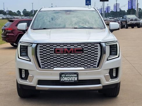 Used 2021 GMC Yukon Denali w/ Denali Premium Package image 2