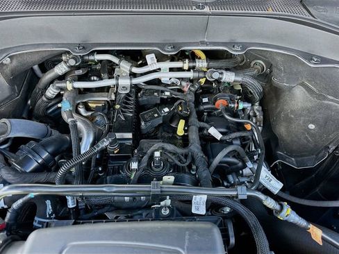 Used 2023 Ford Explorer XLT w/ Equipment Group 202A image 29