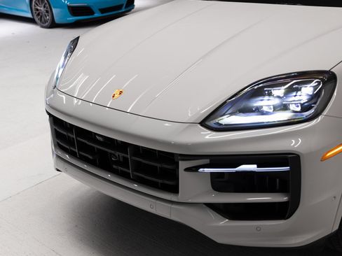 Certified 2026 Porsche Cayenne S AWD/4WD image 33