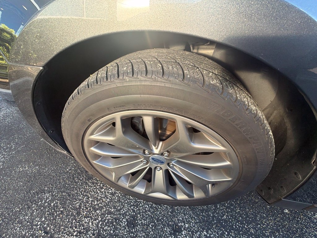 Used 2017 Ford Taurus Limited FWD image 20