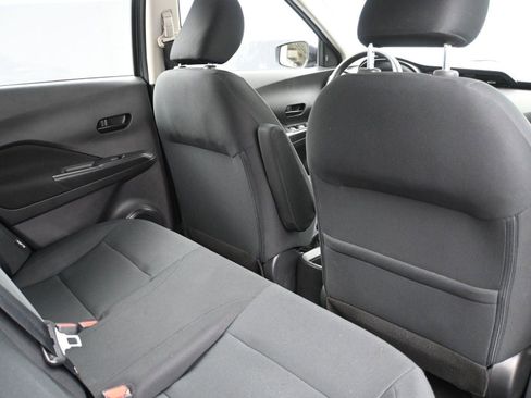 Used 2023 Nissan Kicks S image 18