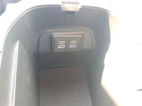 Used 2024 Toyota RAV4 XLE image 33