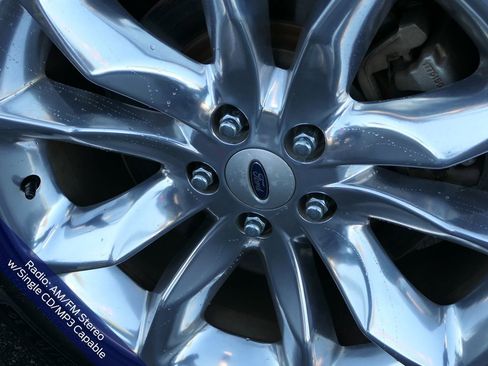 Used 2015 Ford Explorer XLT w/ Equipment Group 202A image 12