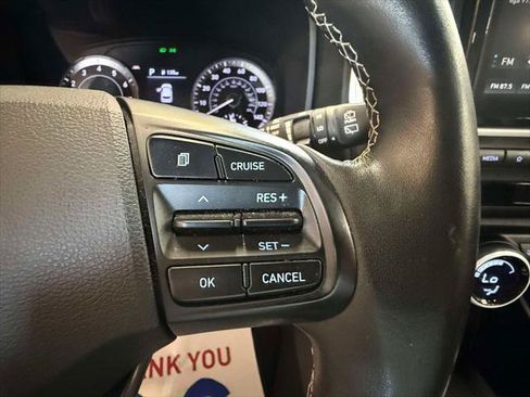 Certified 2022 Hyundai Venue Limited FWD image 31
