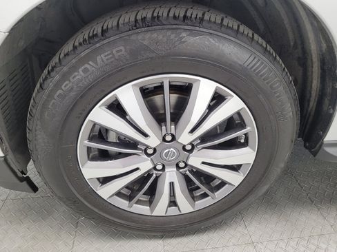 Used 2019 Nissan Pathfinder SL FWD image 31