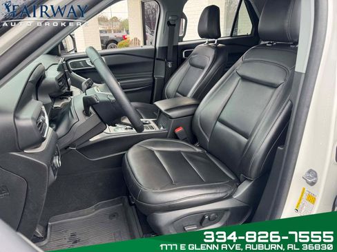 Used 2023 Ford Explorer XLT w/ Equipment Group 202A image 10